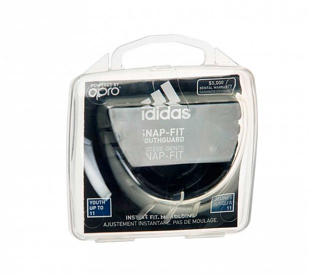 adiBP30 Капа одночелюстная Opro Snap-Fit Mouthguard белая (размер Senior)