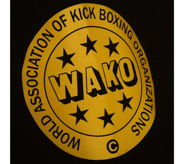 adiWAKOT1 Футболка T-Shirt Kickboxing WAKO черно-золотая 
