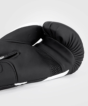 Перчатки боксерские Venum Challenger 4.0 Black/White