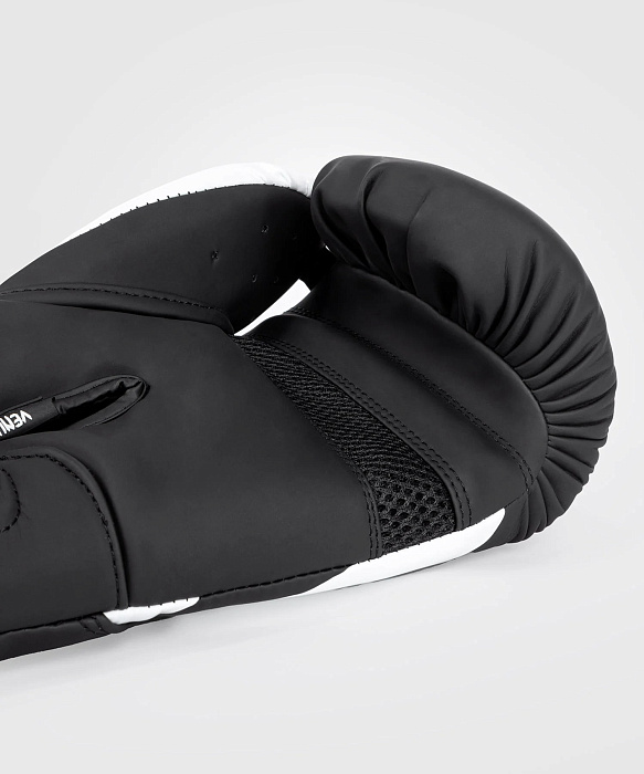 Перчатки боксерские Venum Challenger 4.0 Black/White