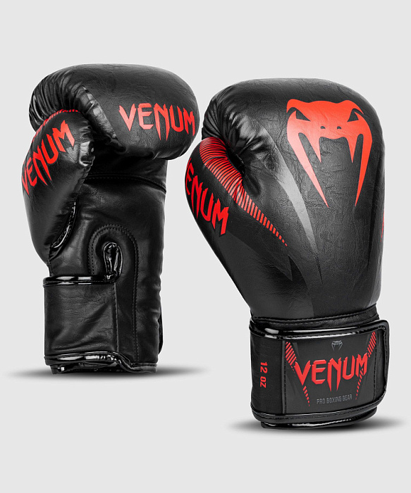 Боксерские перчатки Venum Impact Черный/Красный