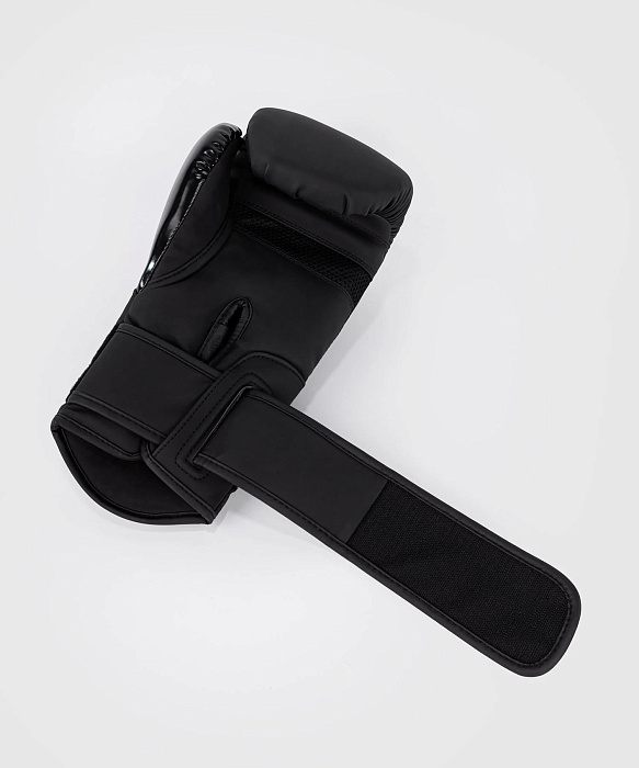 Перчатки боксерские Venum Challenger 4.0 Black/Black