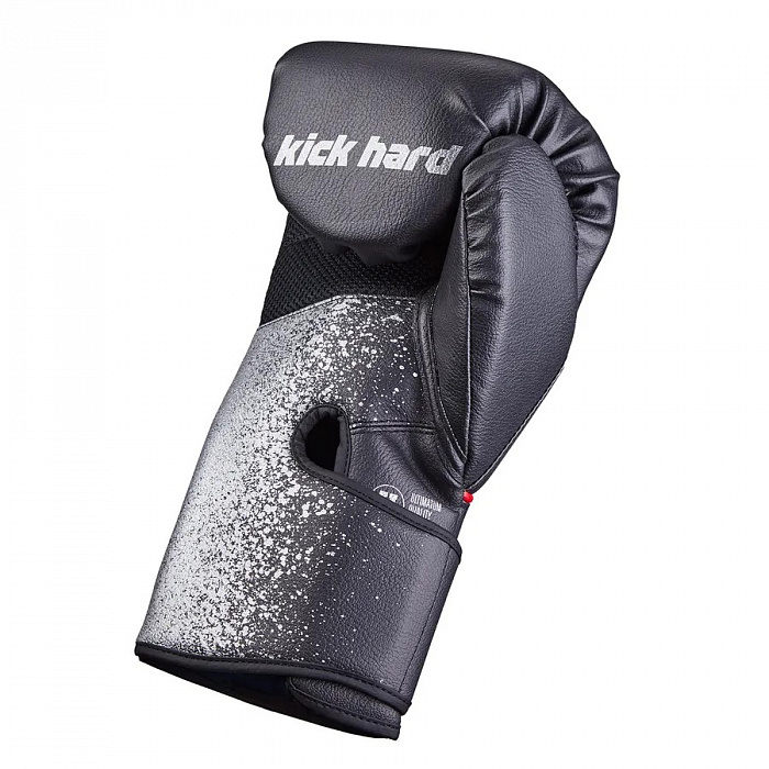 Универсальные тренировочные перчатки Ultimatum Boxing RELOAD MR-200 BLACK 