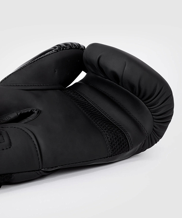 Перчатки боксерские Venum Challenger 4.0 Black/Black