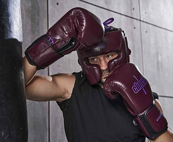 C161 Перчатки боксерские Clinch Undefeated бордовые