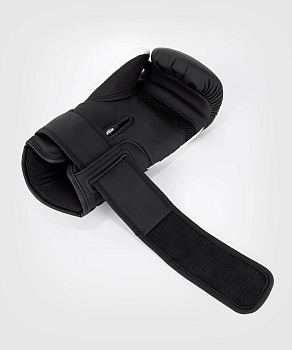 Перчатки боксерские Venum Challenger 4.0 Black/White